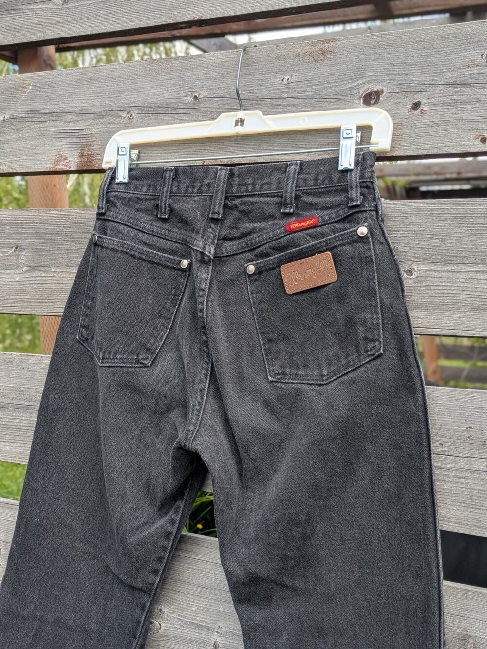 Wrangler Unisex Black Dark stone Wash straight cut Denim Jeans 5-Pocket